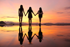 妻と浮気相手の二人の女性が結託して男を追い詰める!浮気の修羅場