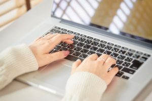 パソコンでのインターネットの履歴から自分で浮気をチェックする方法
